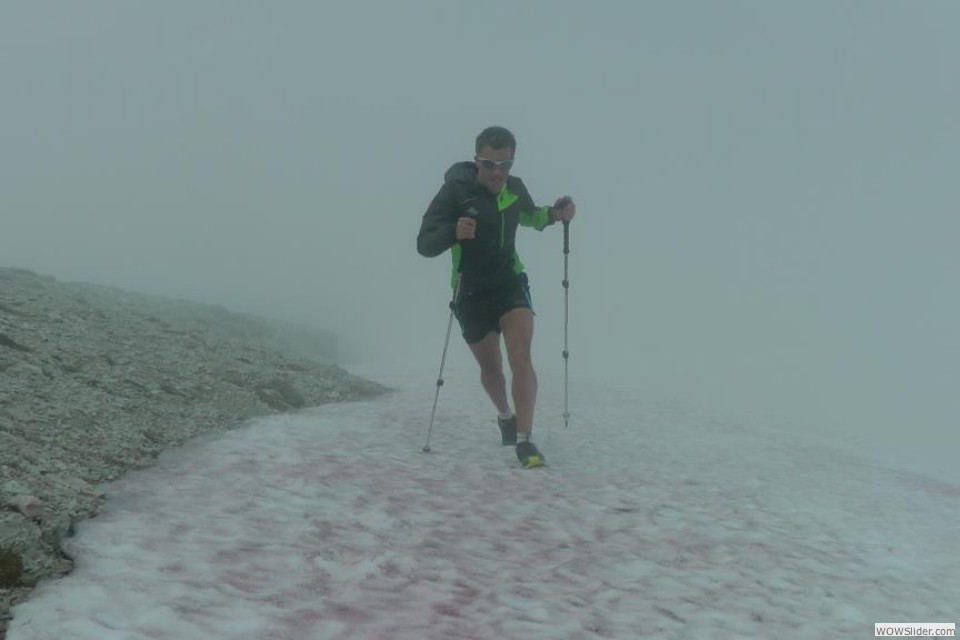 Francesco alle prese con la neve