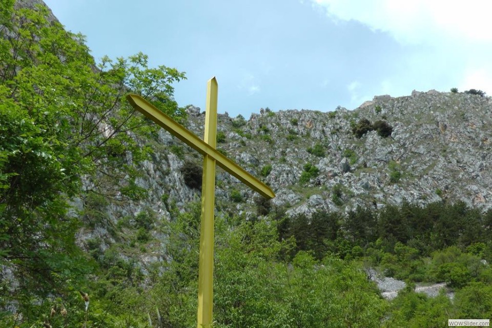 N la croce dedicata a San Massimo d'Aveia